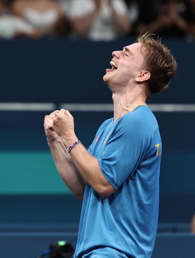 德兹投出生 德兹投出生